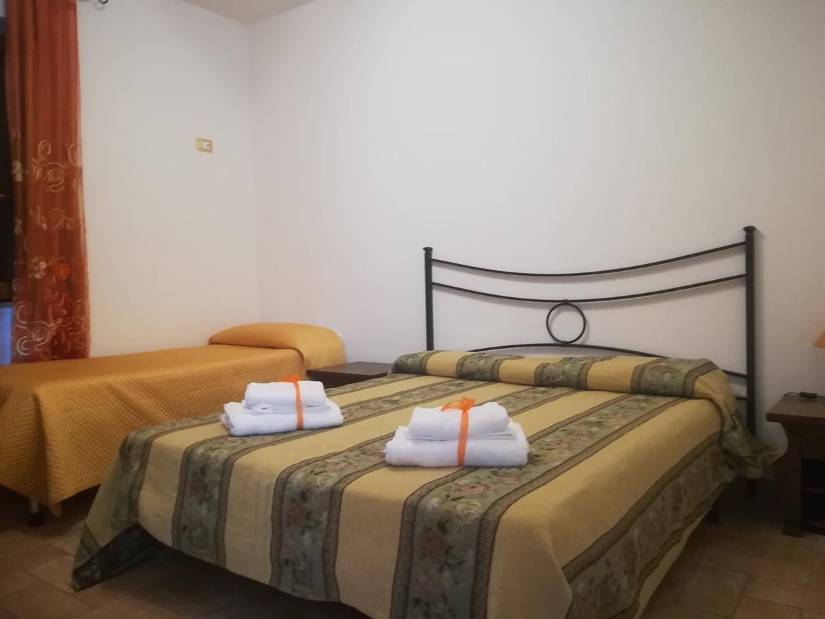 Le Terre Di Bac Bed & Breakfast Borgo Montenero ภายนอก รูปภาพ